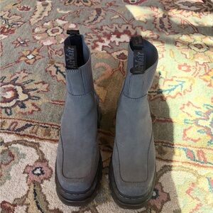 Dr. Martens Corran Chelsea Boots Gunmetal Waxy Suede Platform Women’s 9 EU 41
